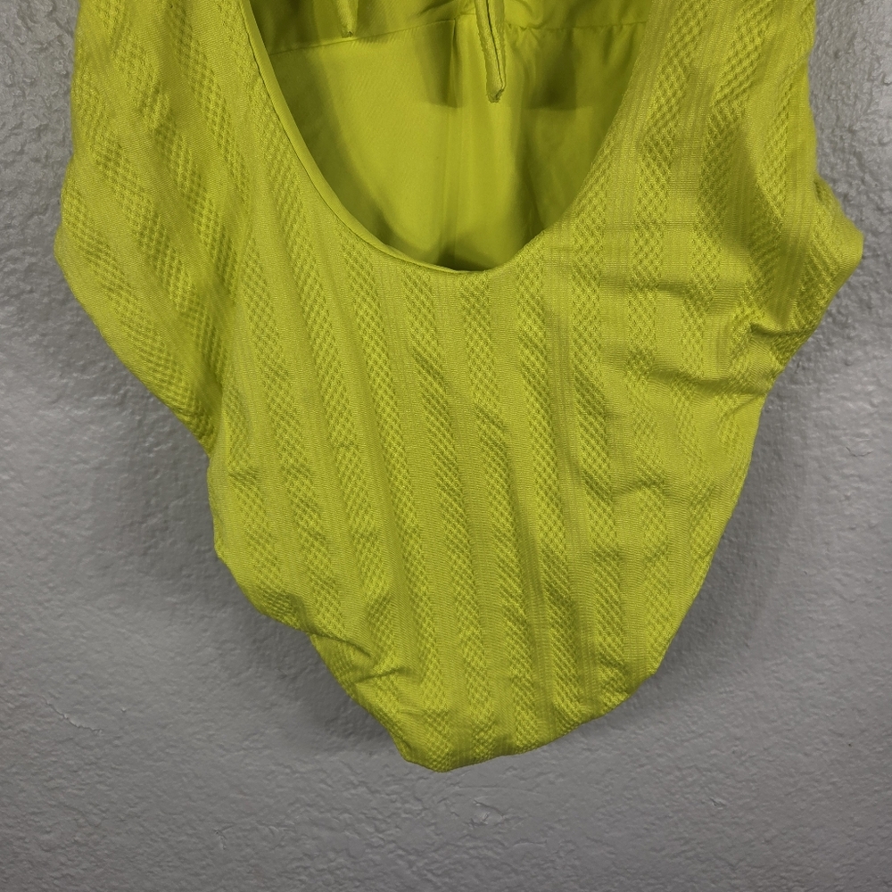 Becca Prima Camille Neon Swimsuit One Piece Size S/P Petite Twist Front V-Neck - Picture 11 of 15